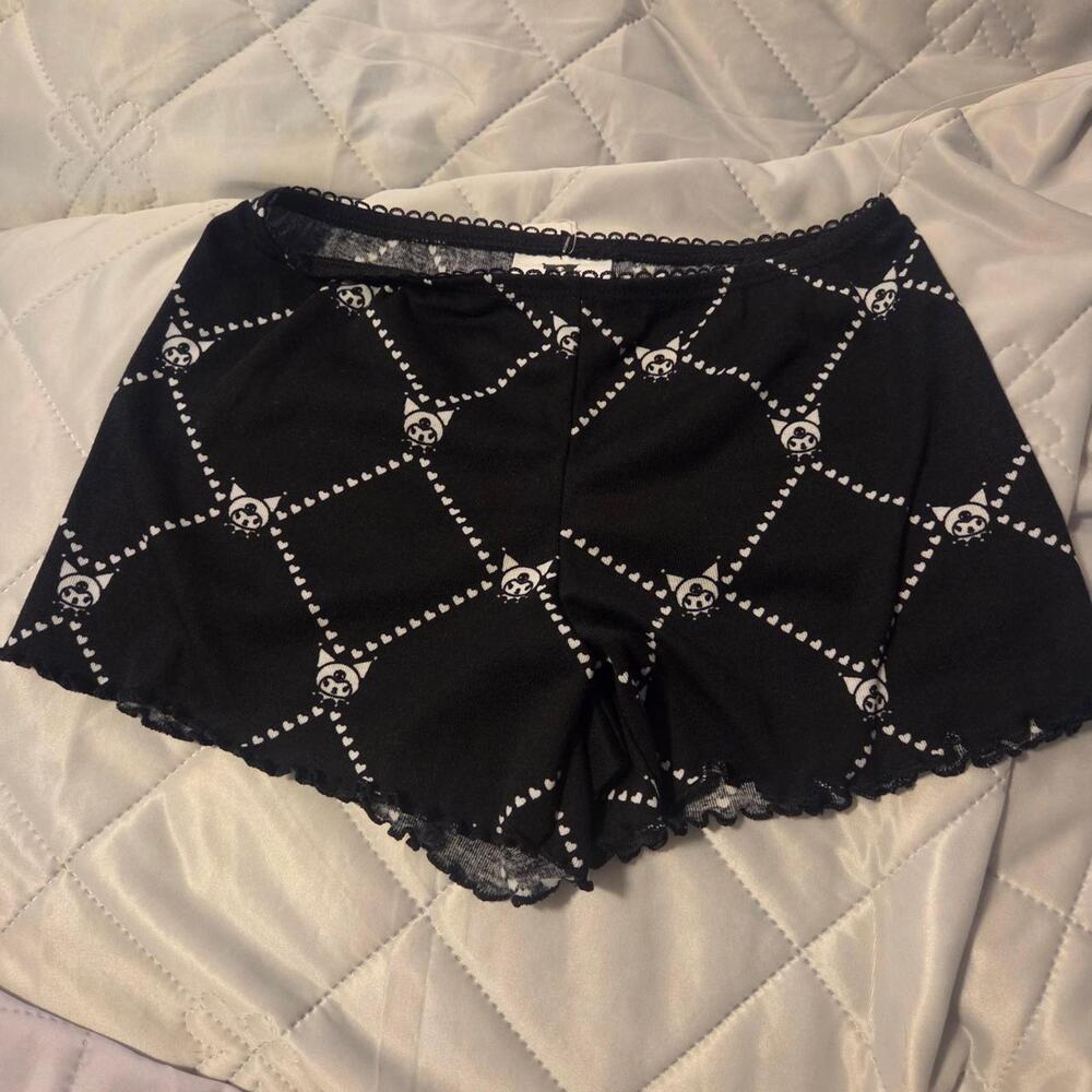 Girls medium black shorts with Kuromi